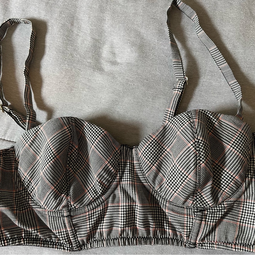 Fleur du mal blazer, size 6 ( B42 )and top size S